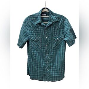 Wrangler green and blue plaid pearl snap short sleeve shirt